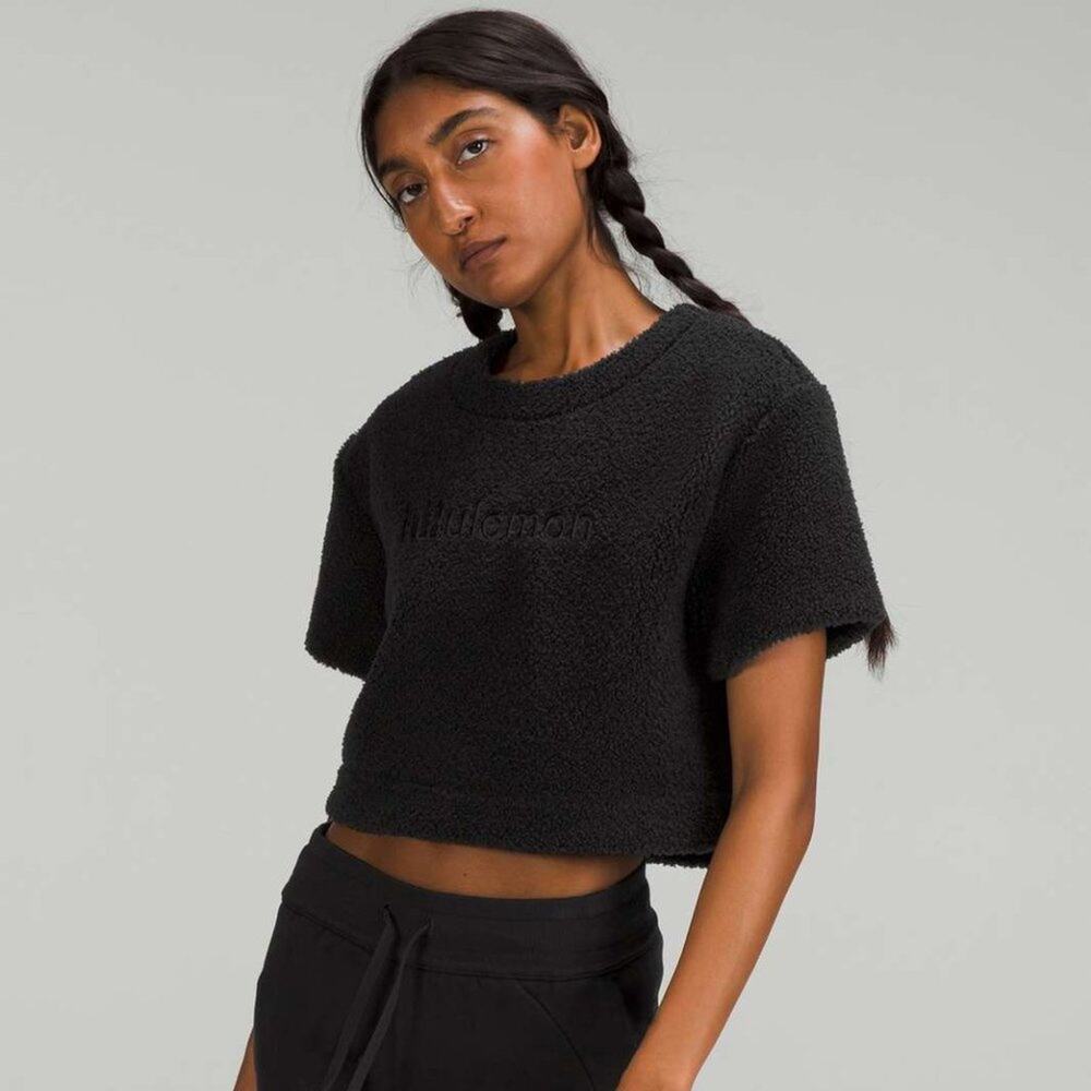 Lululemon Textured Fleece Embroidered Logo Tee Black Cropped Crew Neck 6 NWT